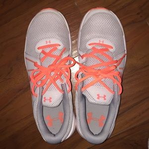 Like New Women’s Dash 2 Under Armour Tennis Shoes